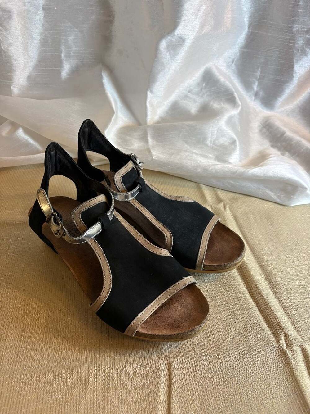 Naot Women's Black Suede Wedge Sandals Size 38